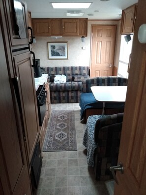 مكواة/لوح كي وواي فاي مجانًا وملاءات أسرّة