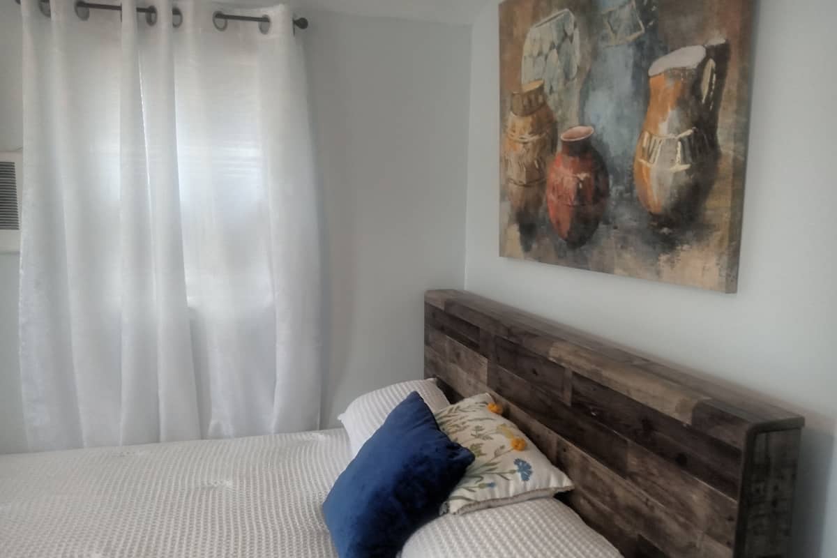 1 chambre, fer et planche à repasser, Wi-Fi gratuit, draps fournis