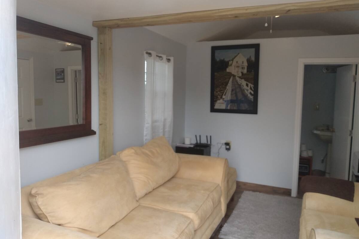 Cleo's Village Unit 1 | Iron/ironing board (on request), free WiFi, bed sheets