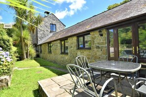 Cottage | Outdoor dining