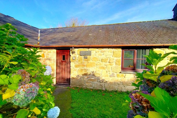 Cottage | Exterior detail