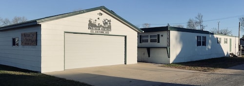 Newly Remodeled Family Friendly Hunting Lodge