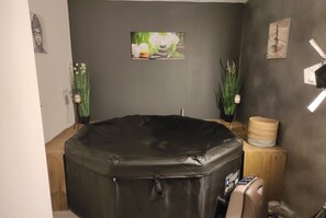 Interior - Au Fournil room (Saint-Blin)