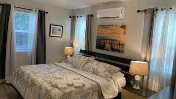 2 soverom, memory foam-senger, strykejern/-brett og wi-fi