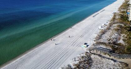 AV33 - Lovely Oceanfront 2-Bedroom Condo with Pool