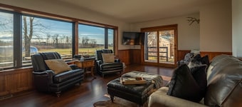 Kelly Canyon Retreat: 17 Acres of Privacy & Paradise in Bozeman