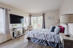 3 bedrooms, desk, iron/ironing board, travel cot