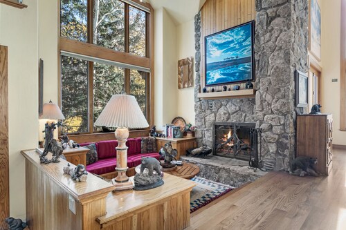 ALPINE MANSION, 9bd + LOFT BR SLEEPS 26 HUGE 8000 sq ft EXCLUSIVE BEAVER CREEK!