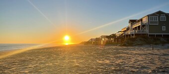 OIB Decked Out - Vacation in Style by the Ocean