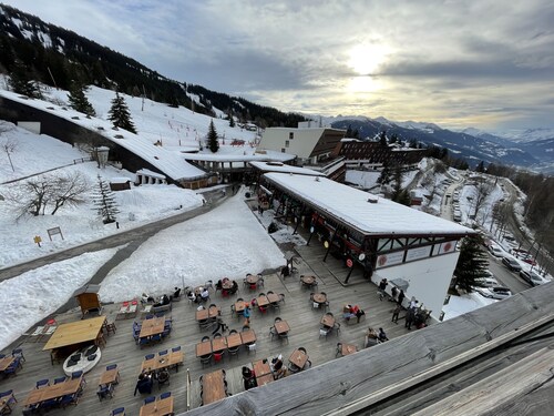 ARC 1600 Studio top floor south-facing terrace sleeps 4