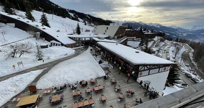 ARC 1600 Studio top floor south-facing terrace sleeps 4