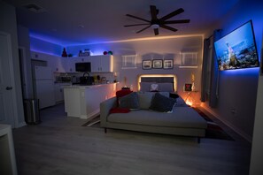 TV, peis, videospill og DVD-spiller