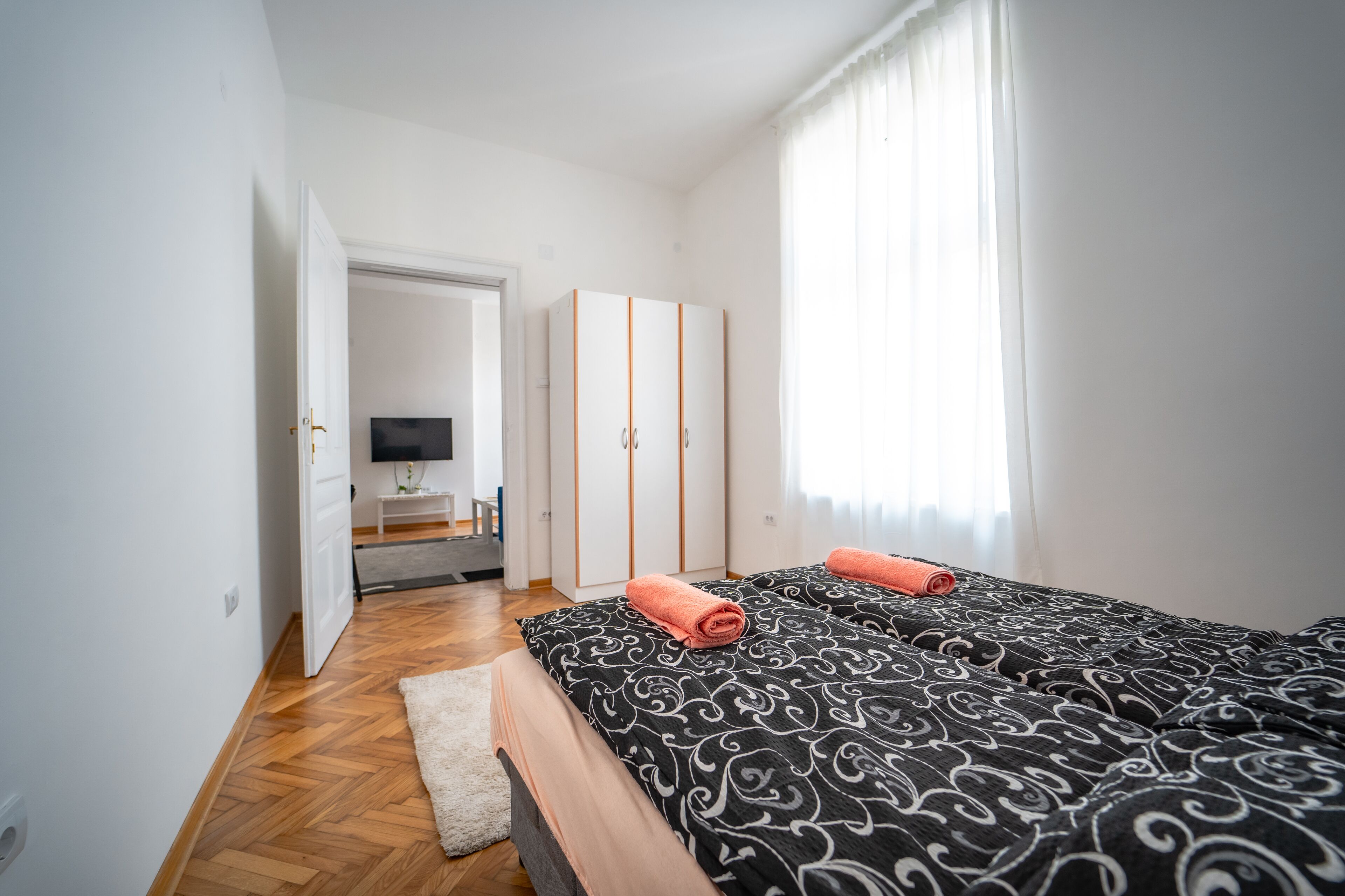 2 Schlafzimmer, schallisolierte Zimmer, Bügeleisen/Bügelbrett, WLAN