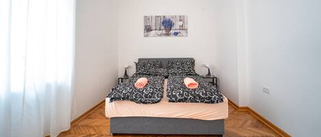 2 bedrooms, soundproofing, iron/ironing board, WiFi