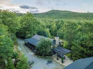 Property grounds - The Outpost, on Little Pisgah Mountain - a Secluded Modern Cabin Oasis (Hendersonville)