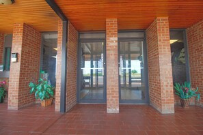 Exterior detail - American Best Inn By OYO I-35 Perry near Lake McMurtry (Perry)