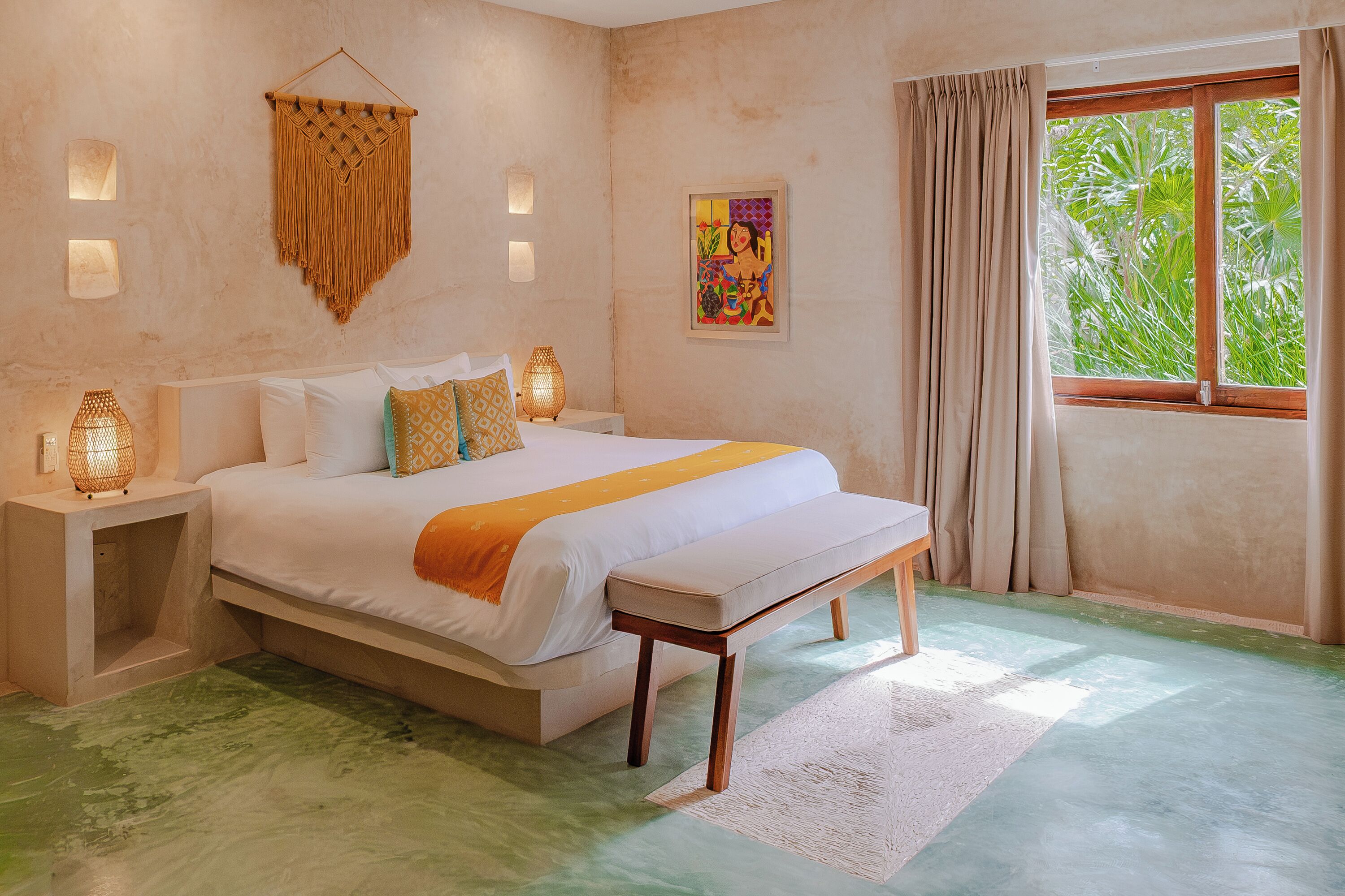 Ropa de cama de alta calidad, colchones Select Comfort y minibar 