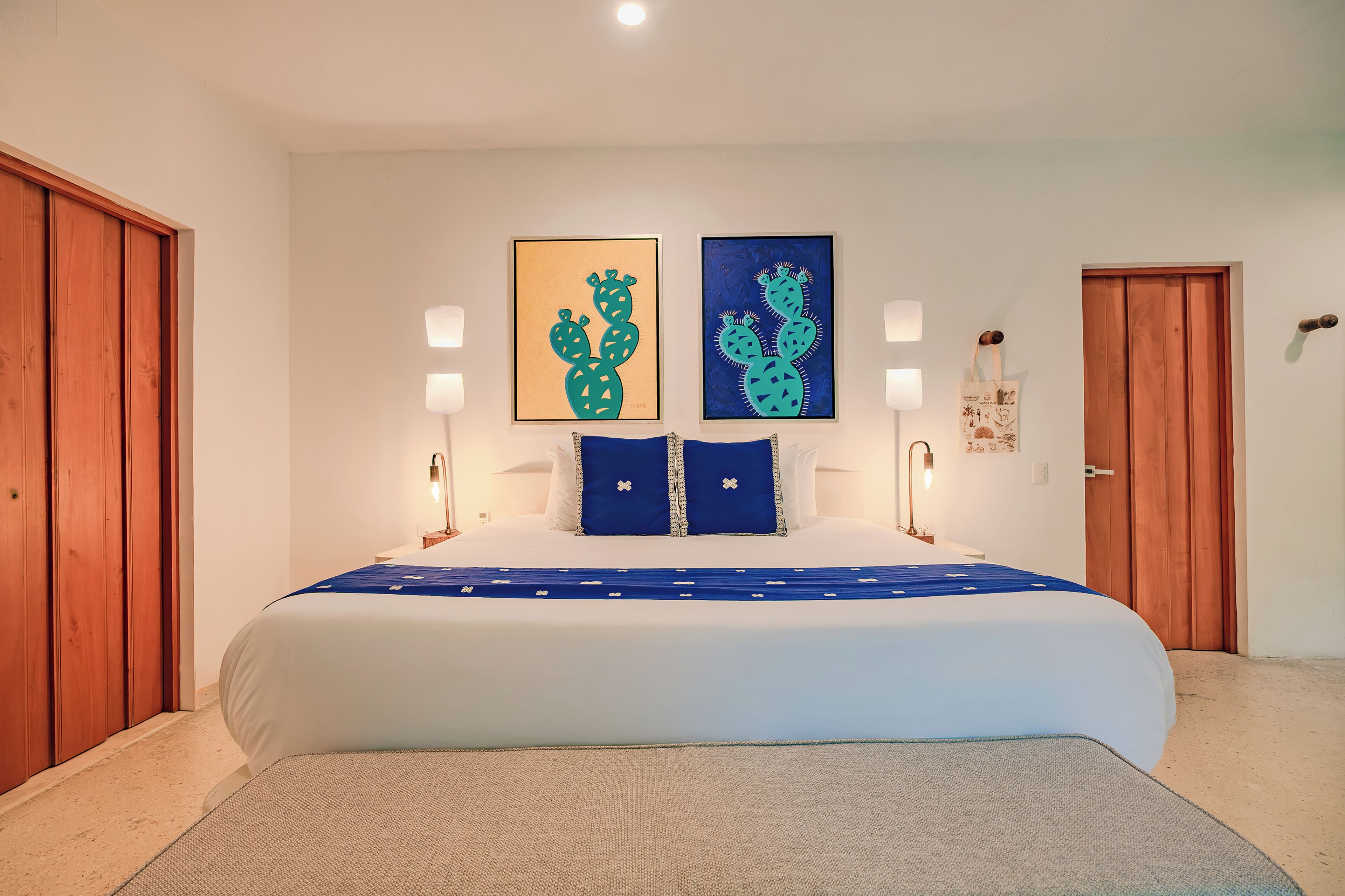 Ropa de cama de alta calidad, colchones Select Comfort y minibar 