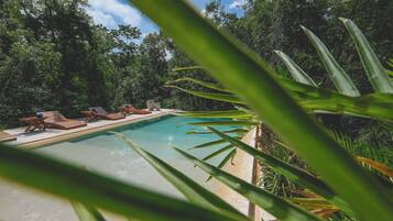 3 outdoor pools, pool umbrellas, pool loungers