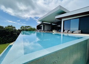 Utomhuspool