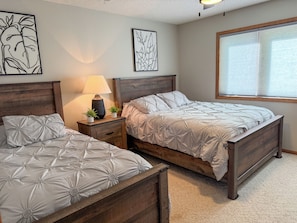 4 bedrooms, iron/ironing board, WiFi, bed sheets