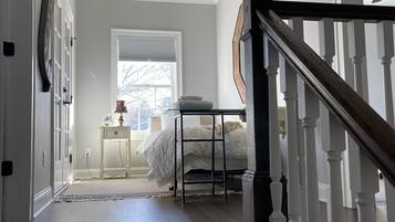 3 bedrooms, desk, iron/ironing board, travel crib