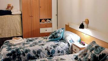 4 bedrooms, iron/ironing board, travel crib, free WiFi