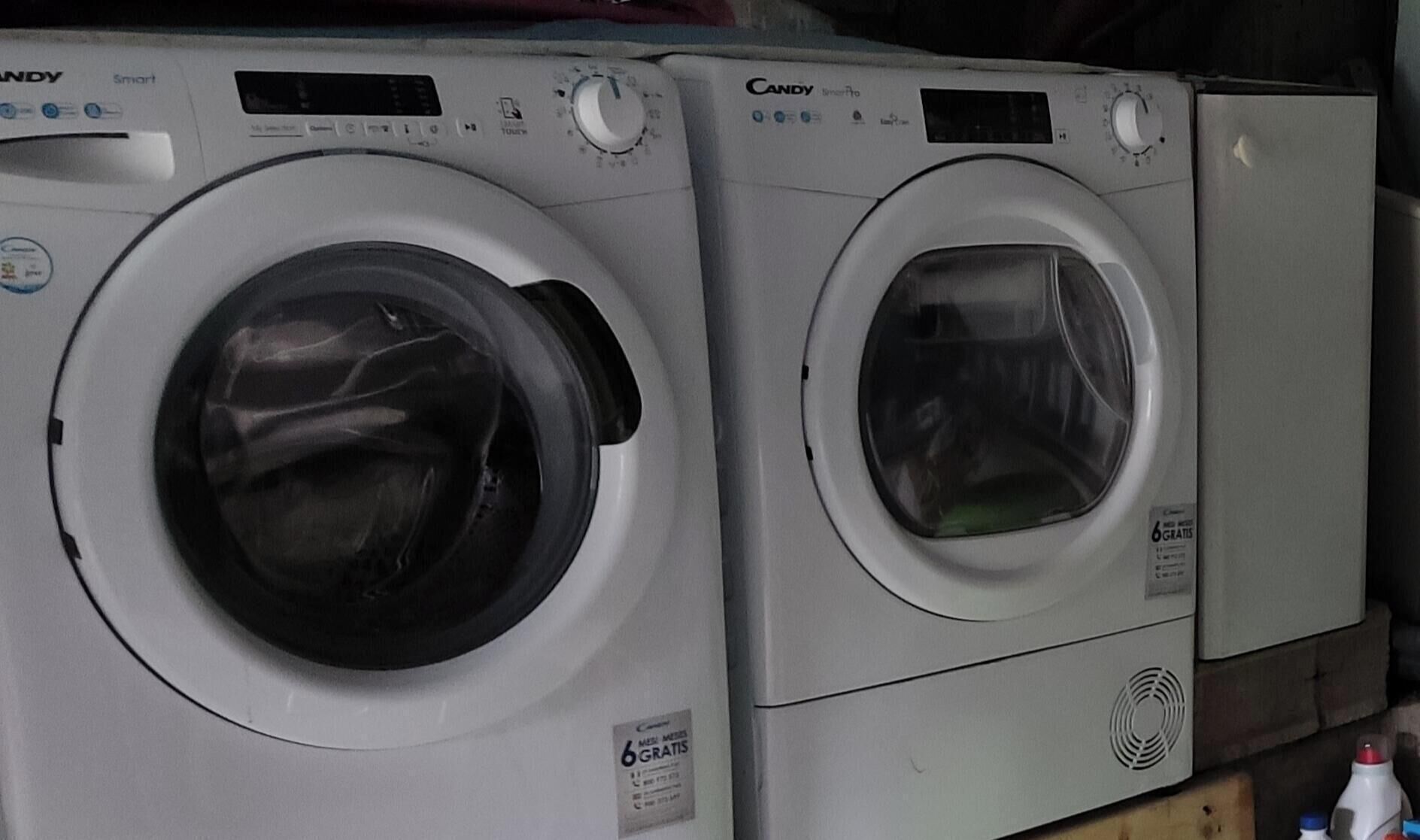 Deux machines à laver à chargement frontal, dotées de panneaux de commande, l’une portant la mention « Smart » et l’autre la mention « Candy ».