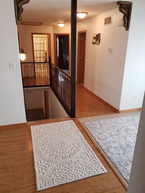 Interior - Spacious 4 bedroom3 bathroom home Great for Families or Co-workers sharing space (Bourbonnais)