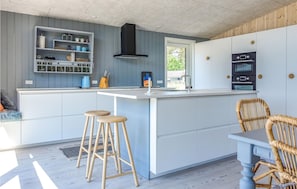 Køleskab, opvaskemaskine