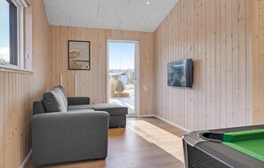 Tv, pejs, bordtennisbord