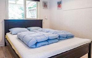 2 bedrooms, travel cot