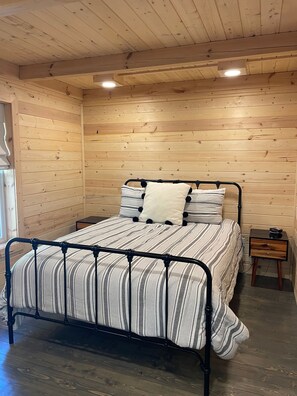 4 bedrooms, free WiFi, bed sheets