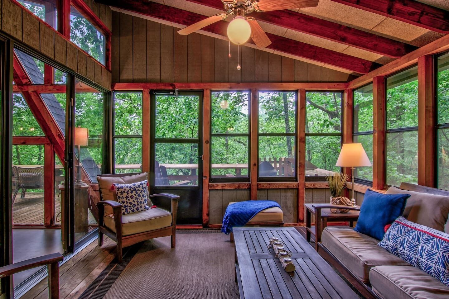 Smart TV, reproductor de DVD y videoteca 