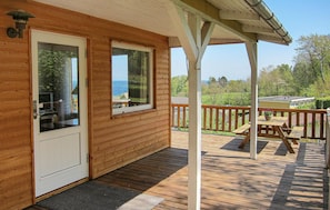 Outdoor dining - 2 bedroom awesome home in Allinge (Allinge)