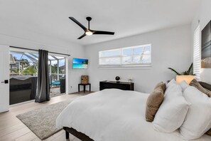 3 bedrooms, iron/ironing board, travel crib, free WiFi - WOW! Luxury Punta Gorda waterfront home; HEATED POOL, golf community; WOW factor (Punta Gorda)