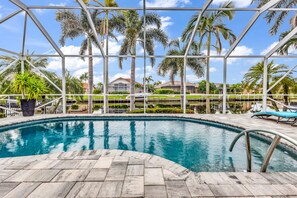 A heated pool - WOW! Luxury Punta Gorda waterfront home; HEATED POOL, golf community; WOW factor (Punta Gorda)