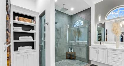 WOW! Luxury Punta Gorda waterfront home; HEATED POOL, golf community; WOW factor