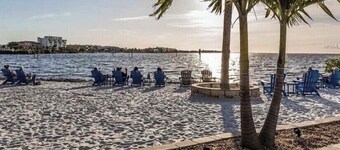 WOW! Luxury Punta Gorda waterfront home; HEATED POOL, golf community; WOW factor