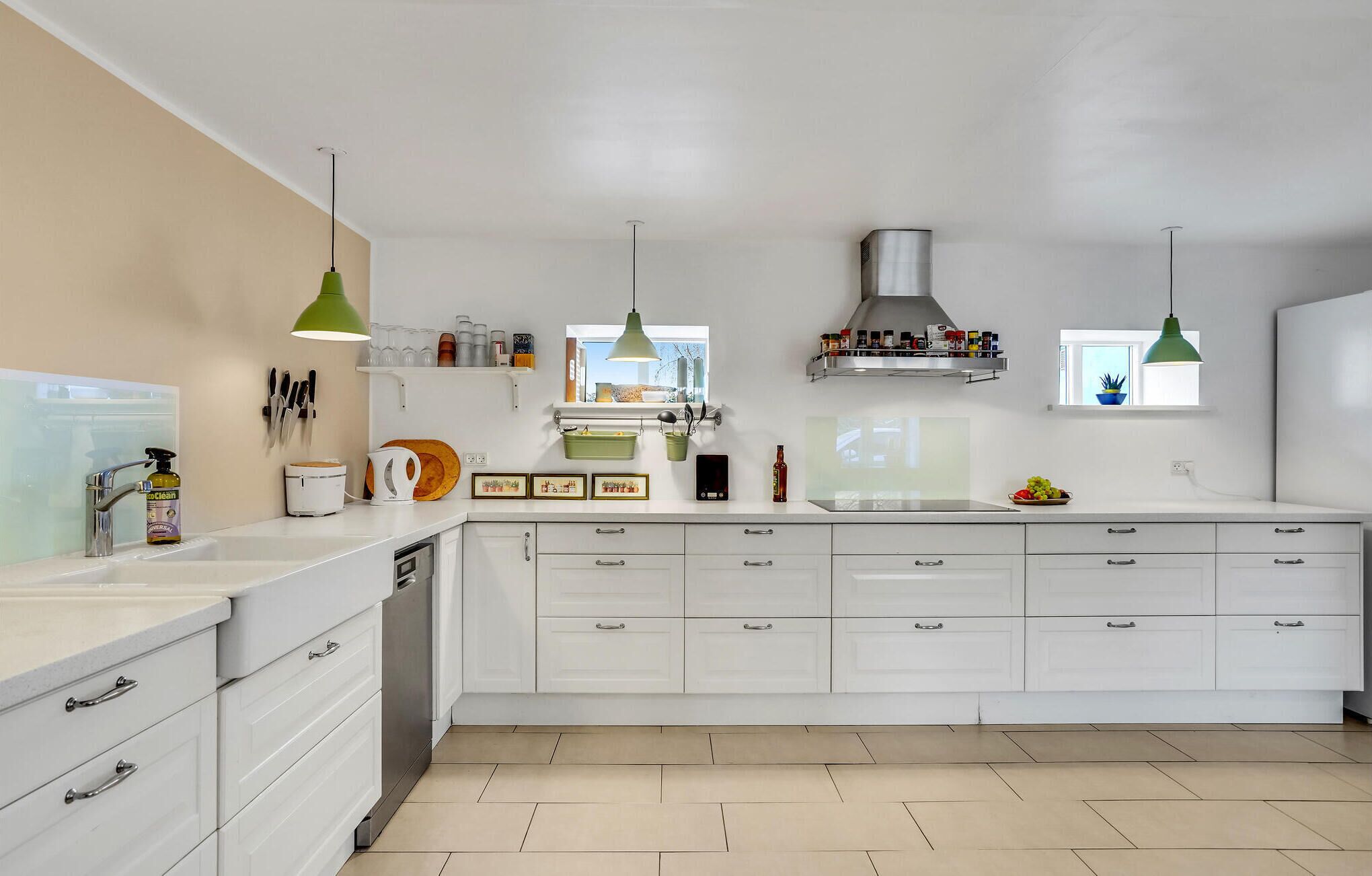 Køleskab, ovn, kogeplade, opvaskemaskine