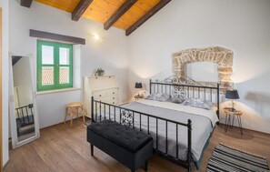 3 habitaciones, caja de seguridad en la habitación y cuna de viaje 