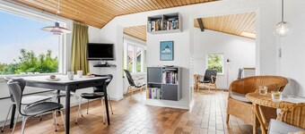 Cozy home in Gudhjem with WiFi