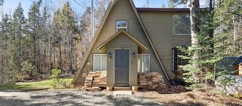 A-Frame Home,2mi from Mt.Snow w/Wood Burning Stove