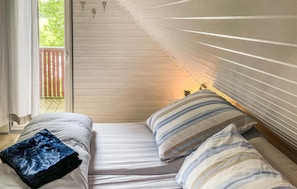 3 bedrooms, travel cot, free WiFi