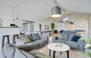 غرفة الألعاب