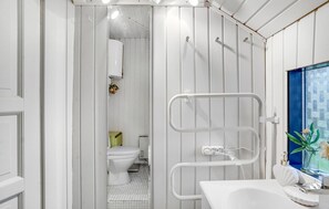 Shower - 3 bedroom awesome home in Haderslev (Haderslev)