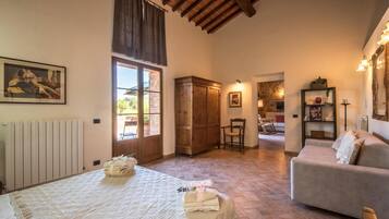 Berço de viagem, Wi-Fi de cortesia, roupa de cama
