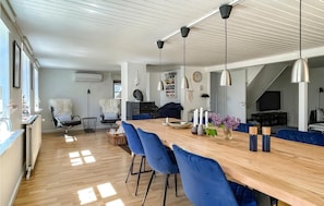 Dining - Nice home in Nexø with WiFi (Nexø)