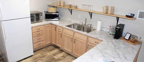 Fridge, microwave, oven, coffee/tea maker