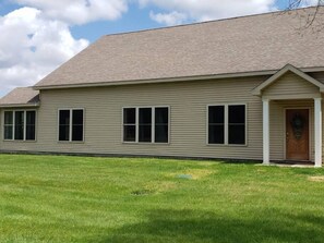 المنشأة من الخارج